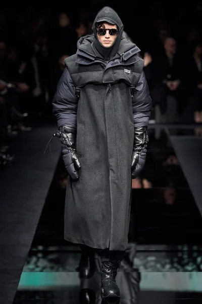 Look 8